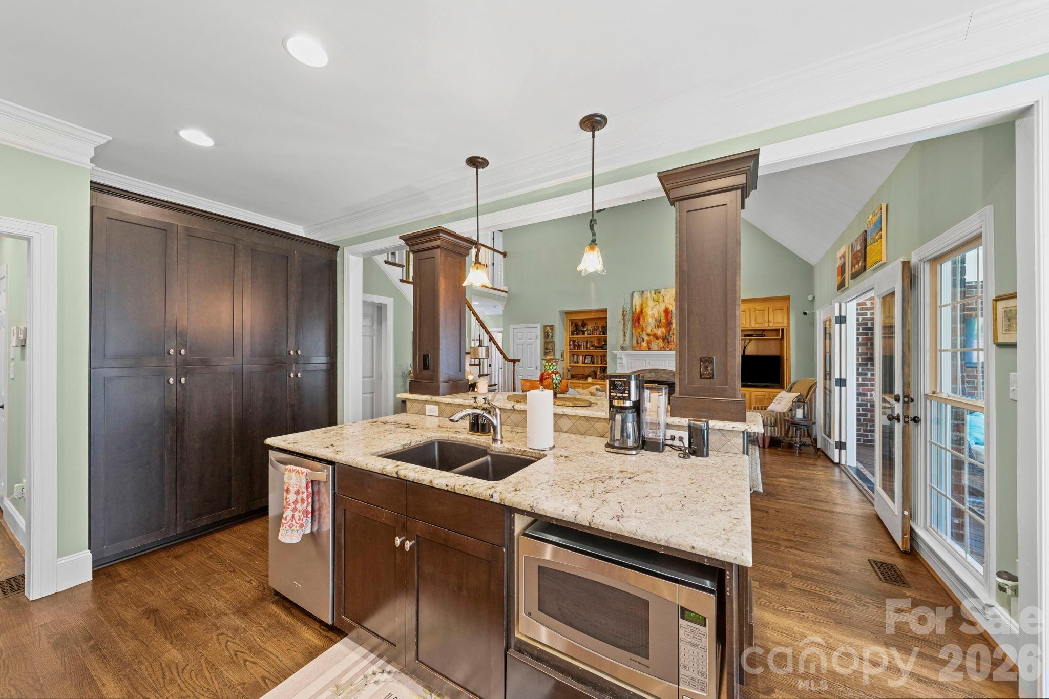 Country Road - Residential