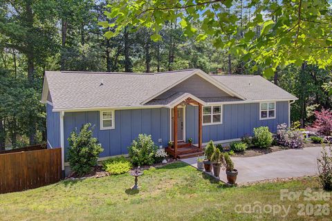 Photo of 34 Aster Ridge Drive, Waynesville, NC 28786 (MLS # 4399718)