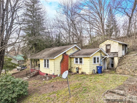 Photo of 75 Travis Street, Clyde, NC 28721 (MLS # 4433904)