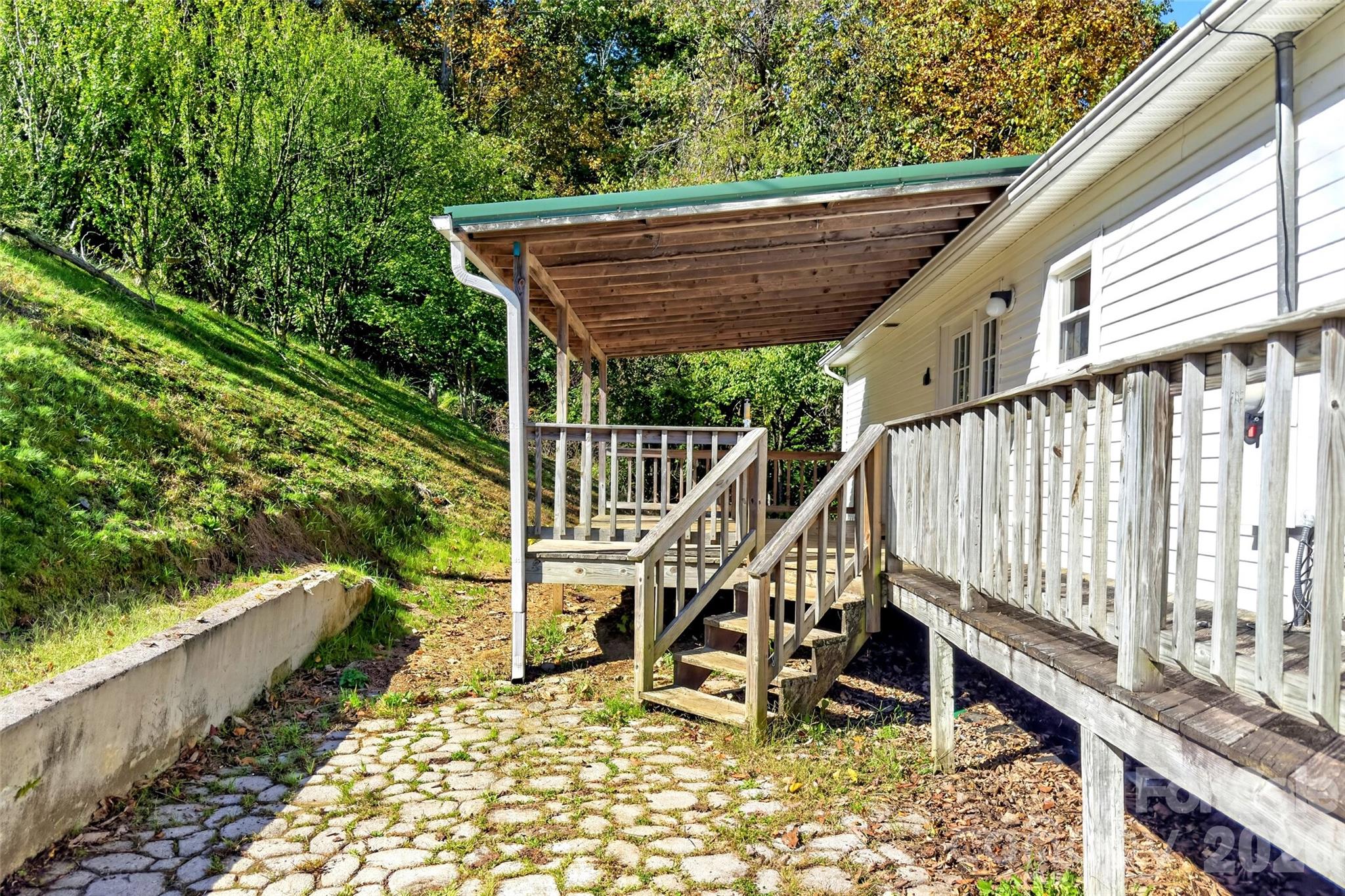 1685 Arbuckle Road