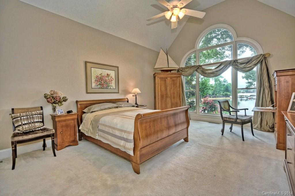 The Peninsula - Residential