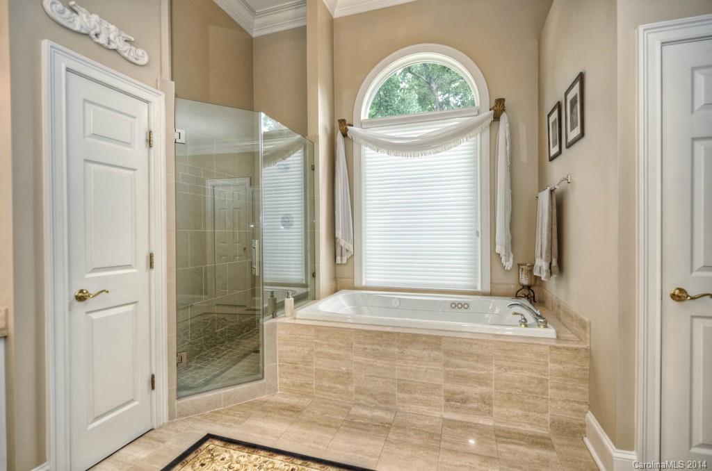 The Peninsula - Residential