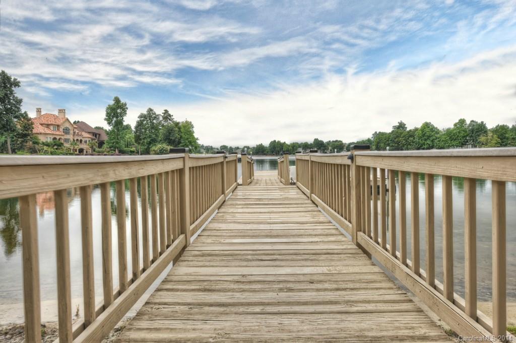 The Peninsula - Residential