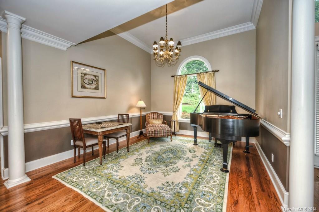 The Peninsula - Residential