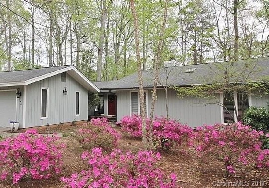 Don't miss this hard to find ranch in River Hills. Many updates! Bamboo wd flrs.  Slate tile in Sun Rm.& baths.  Decking w/copper caps & rod iron spindles. Eat-in Kitch w/laminate flrs. 1/2 bath. New full bath w/Dbl sinks. Spacious Master suite w/decorative sliding Barn doors into closet & bath, new tile & lights.fixtures. 2 bedrms w. Bamboo flrs. Shabby chic laundry-adorable! Din rm flows into Grt. rm & sun room. Vaulted Grt rm w/wd burning frplc. New wood facing & mantle.2 car g ext.wkshop