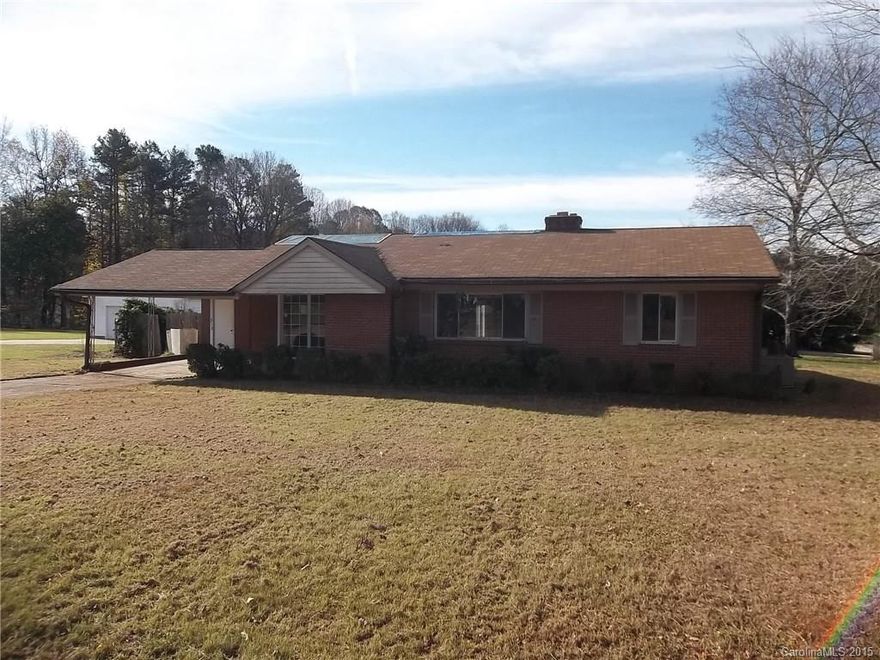 All brick ranch home in China Grove on over half an acre corner lot. Has a fenced in backyard with in-ground pool, as well as a nice level front yard.
Be sure to ask your agent concerning repairs needed.
***Seller has VERBALLY ACCEPTED AN OFFER***