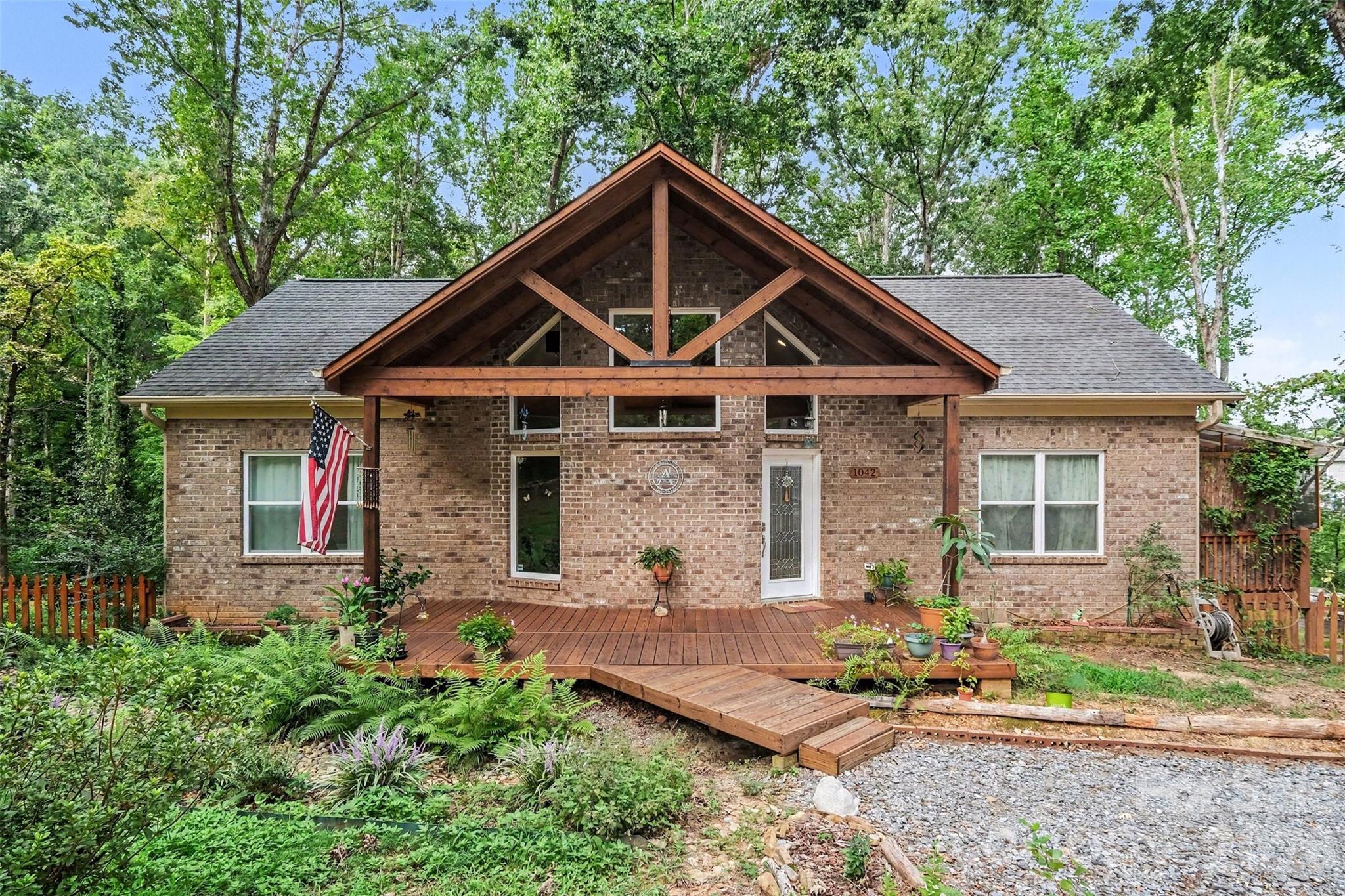 1042 Rosewood Drive