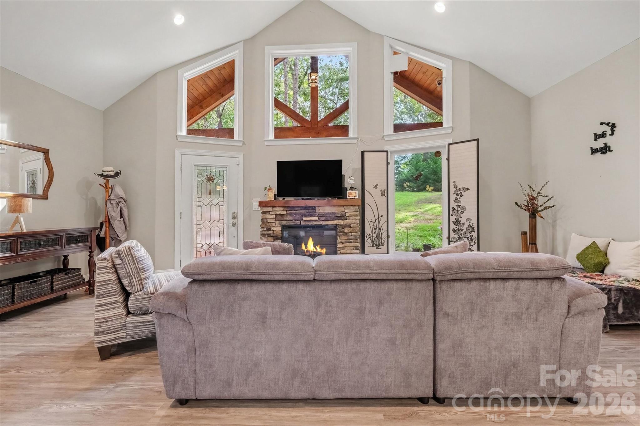 1042 Rosewood Drive