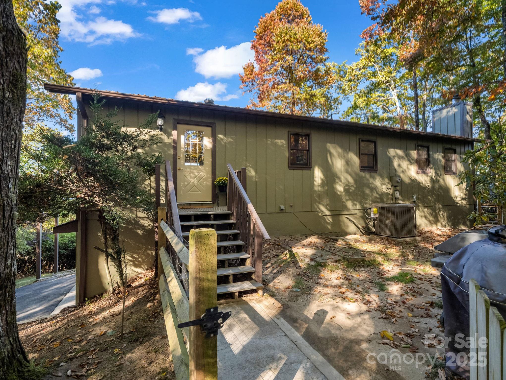 384 Oakanoah Circle L293/U2