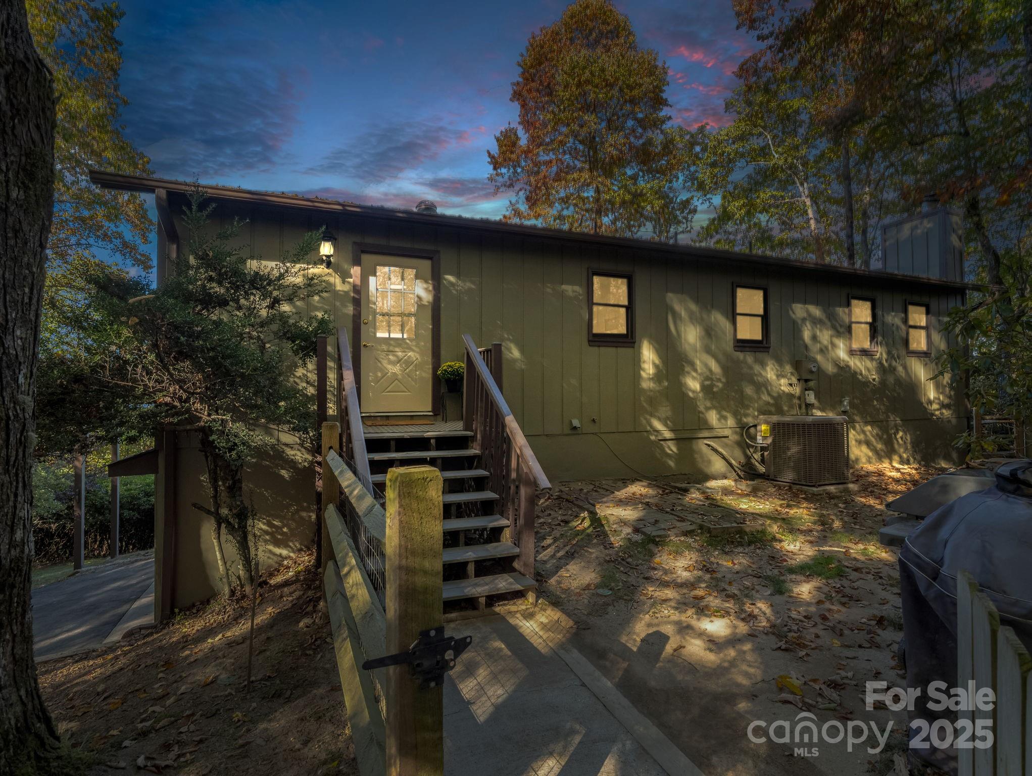 384 Oakanoah Circle L293/U2