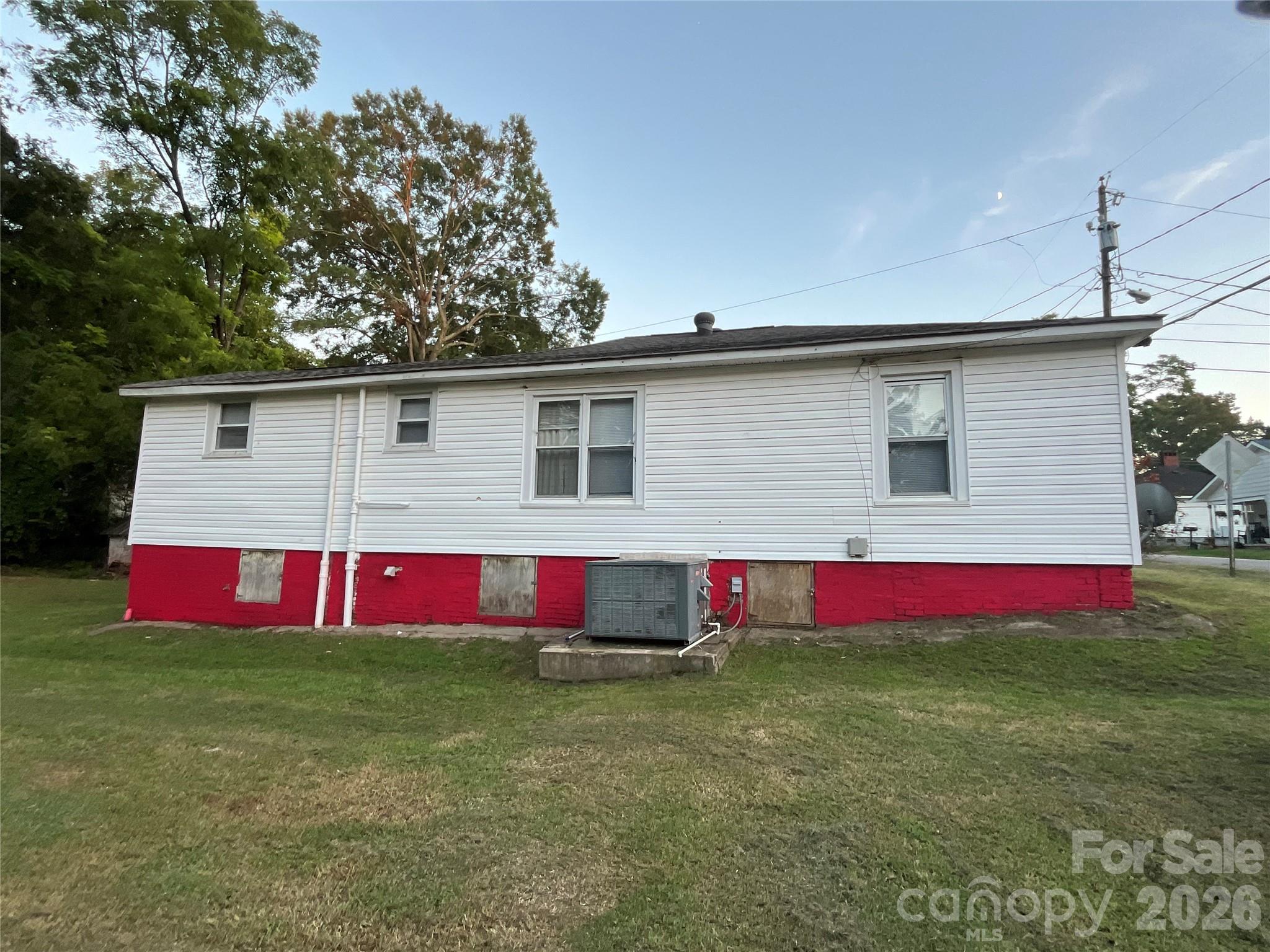 900 Alma Avenue