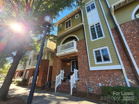 Photo of 336 Magnolia Avenue, Charlotte, NC 28203 (MLS # 4314638) Photo of 336 Magnolia Avenue, Charlotte, NC 28203 (MLS # 4314638)