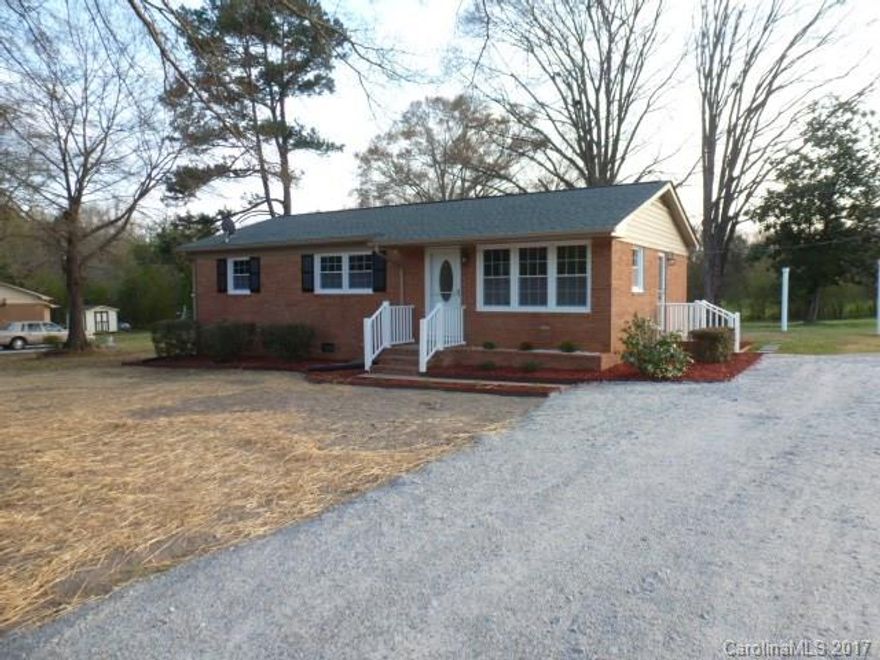 Like New, all brick, 3BR, 1.5BA. A must See! Freshly Painted throughout, new laminate floors, new stainless appliances, Archway from living into kitchen, new windows, new roof, large lot.