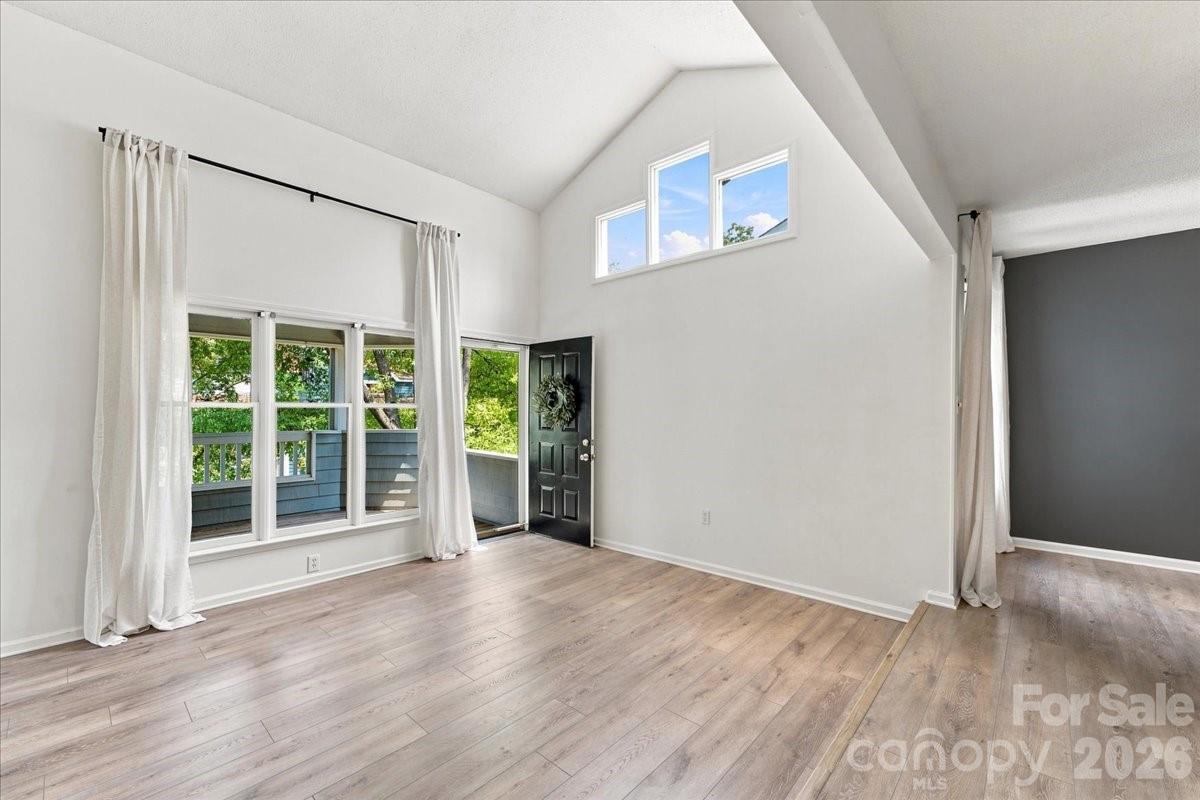419 W 8th Street 59