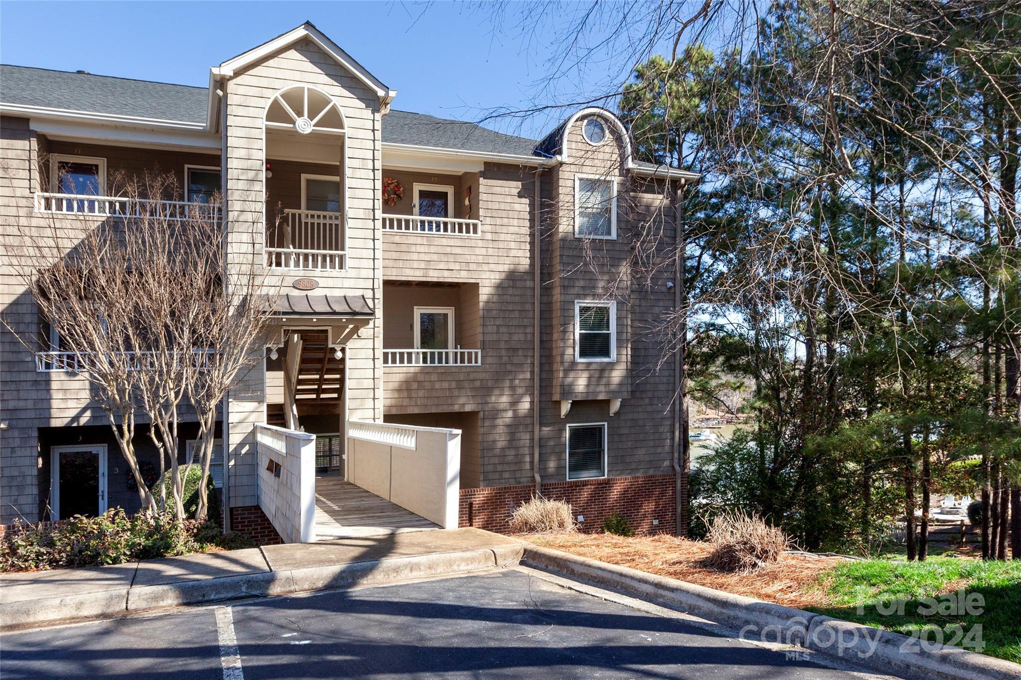 Emerald Point - Residential