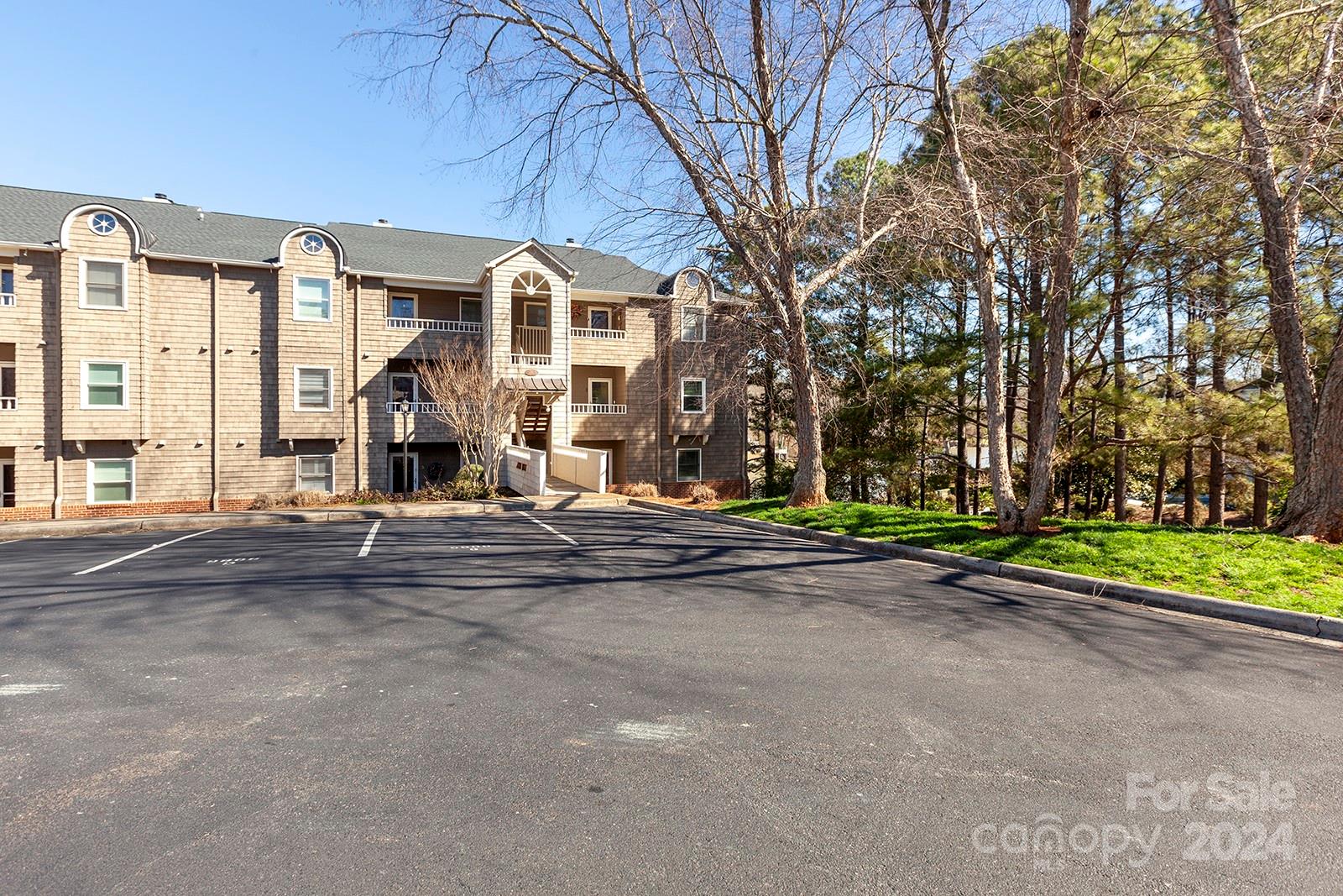 Emerald Point - Residential