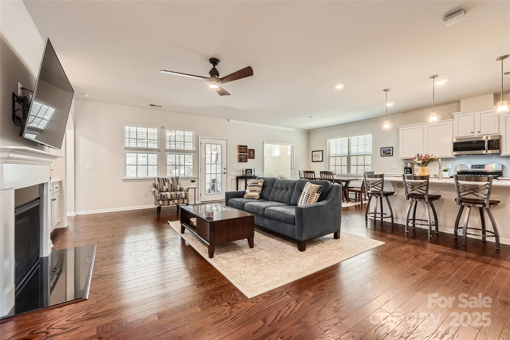 525 Cellini Place