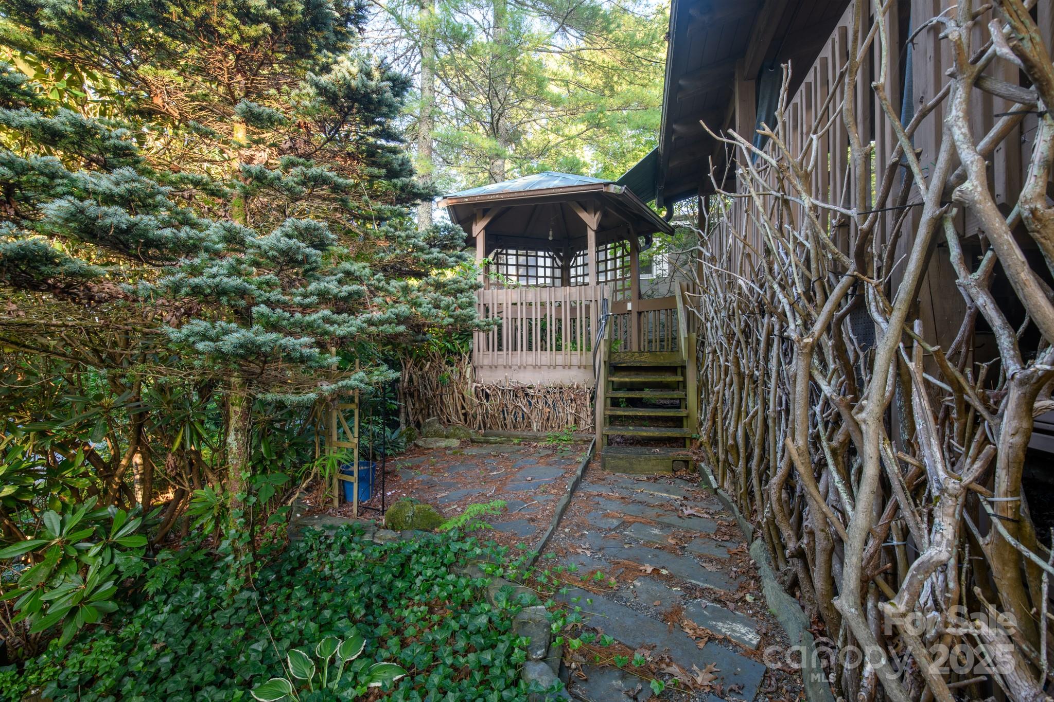 Linville Land Harbor - Residential