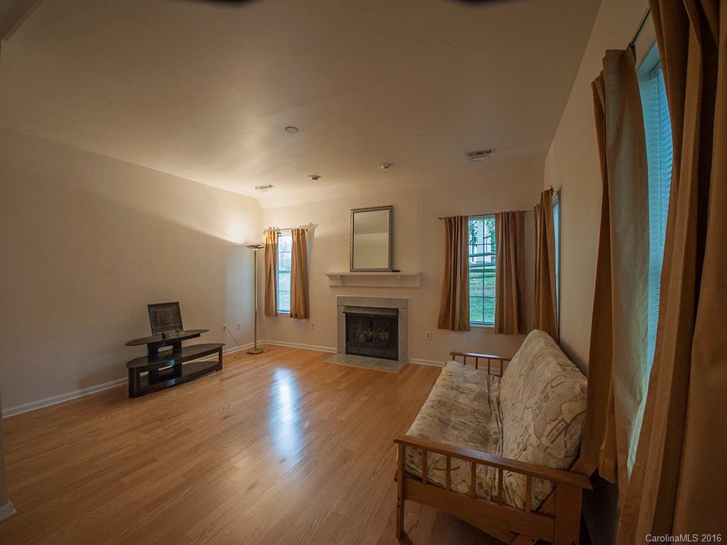 Harris Pointe - Residential