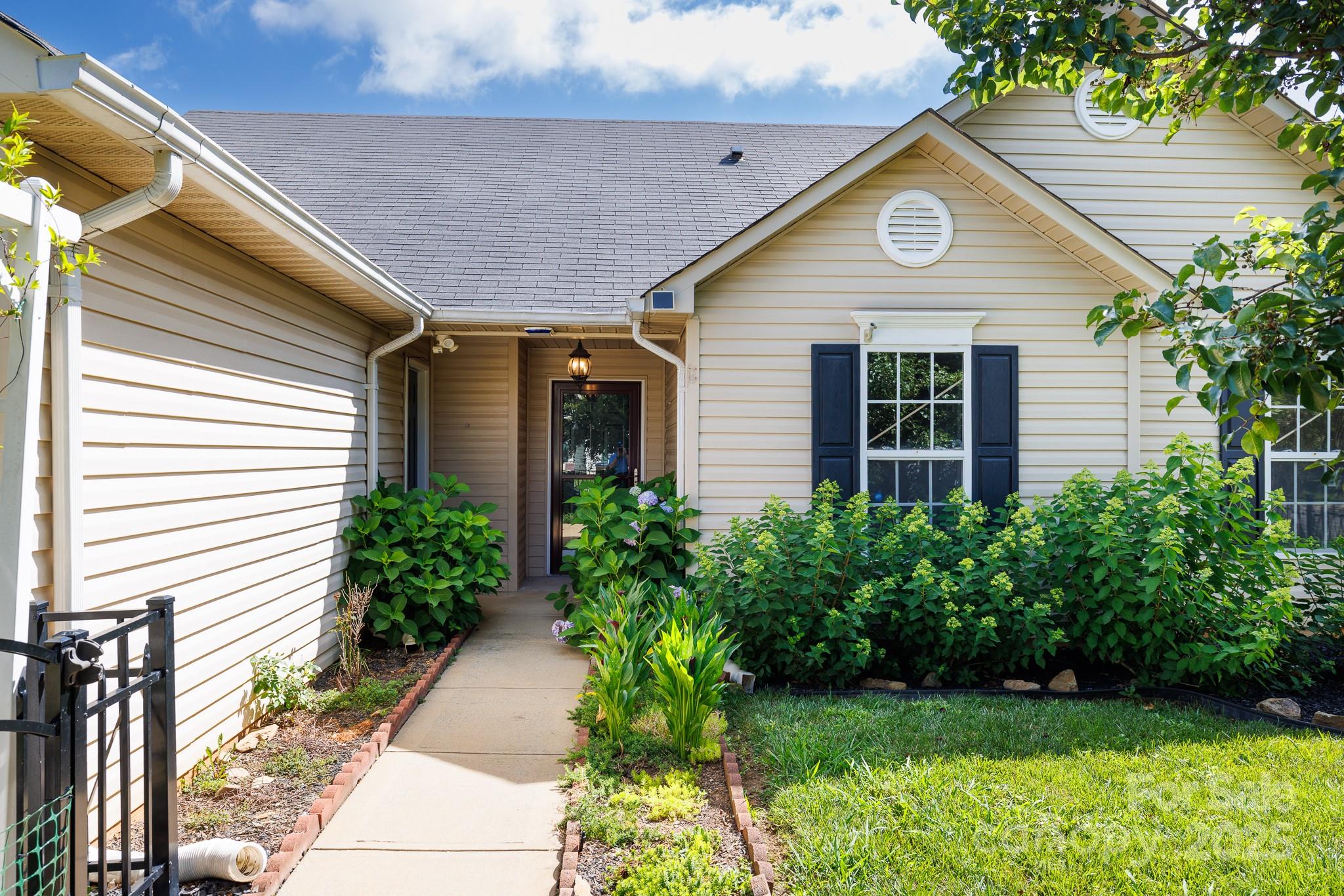 5806 Autumn Trace Lane