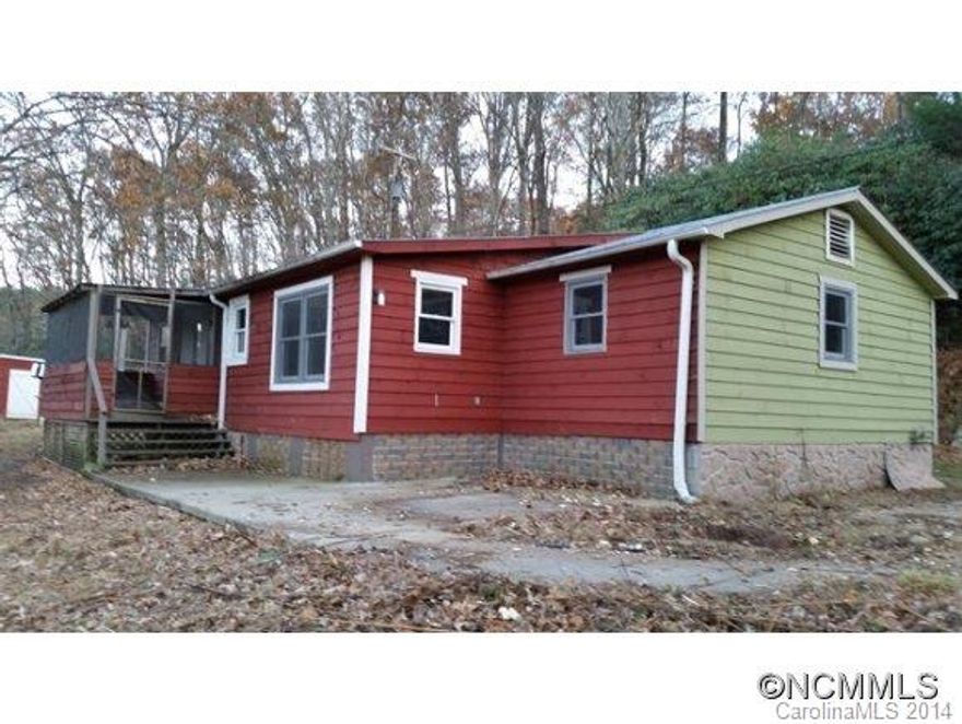 **Offer deadline is 10am EST 11/17/14** 3 bed/1.5 bath bungalow in picturesque country setting. Easy access to Hwy 280, Mills River, Hendersonville, and Asheville.  Home features a traditional layout. Ready for new owners to rehab and make their own! Seller/Agent make no representations. MLS info not guaranteed.  Please review attached offer instructions.