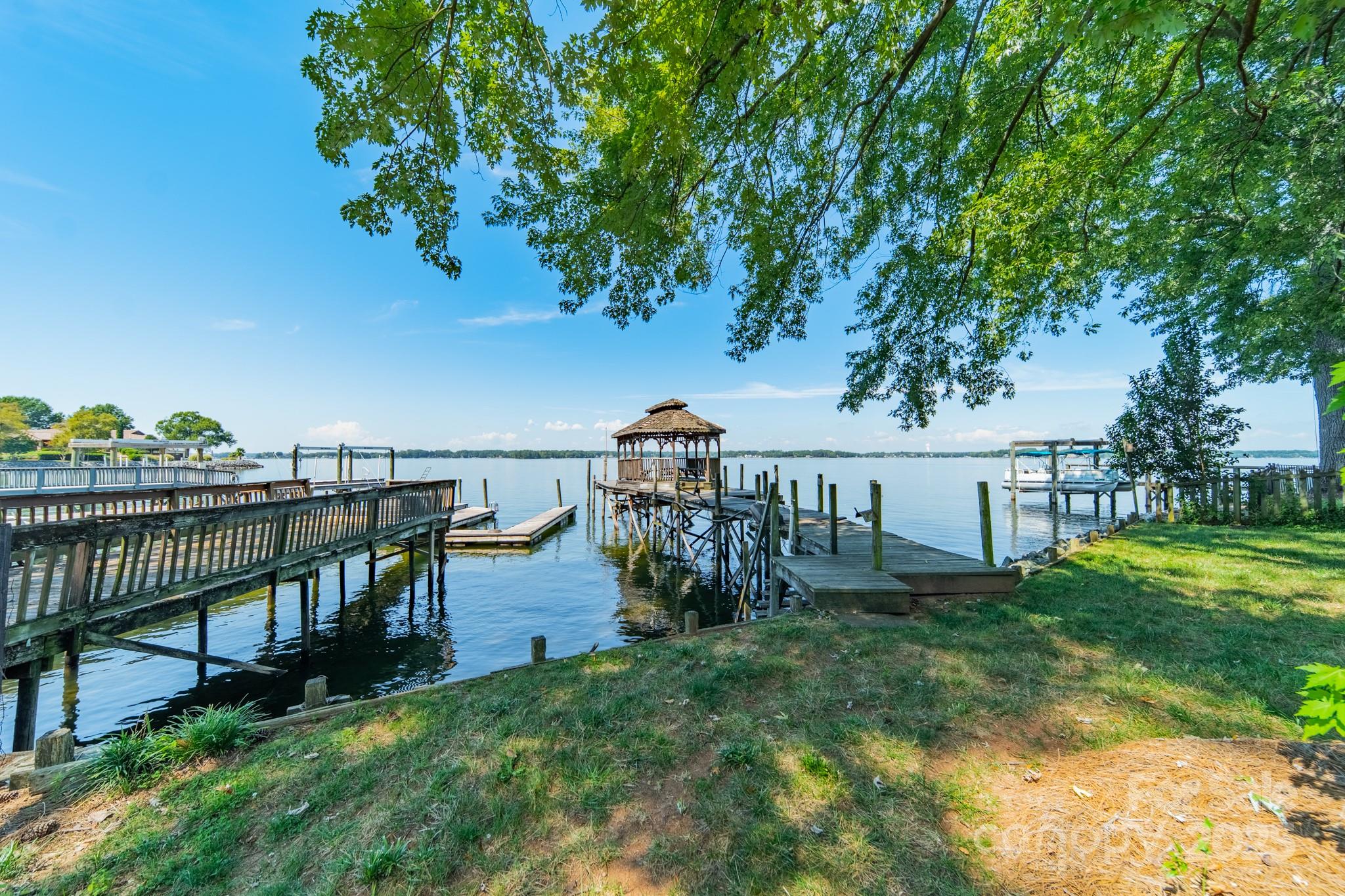Island Forest - Residential