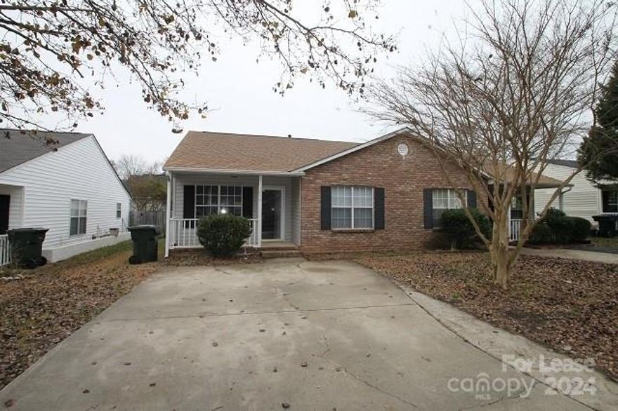 Cute Duplex Located in Cherry Meadows in Rock Hill very close to I-77, Miracle Park and Riverwalk, 2 Bedrooms, 2 Bathrooms, Living Room/Dining Room Combo, Kitchen with Range, Refrigerator and dishwasher. Back yard with Deck.
No Smoking/No Vaping. Call Owner for All Pet Permission. Maximum Occupants 4.
Available NOW for viewing by key sign out from our office Monday-Friday from 9am-4pm, except Holidays. Keys to be returned by 5pm same day. Requires $20 refundable deposit.