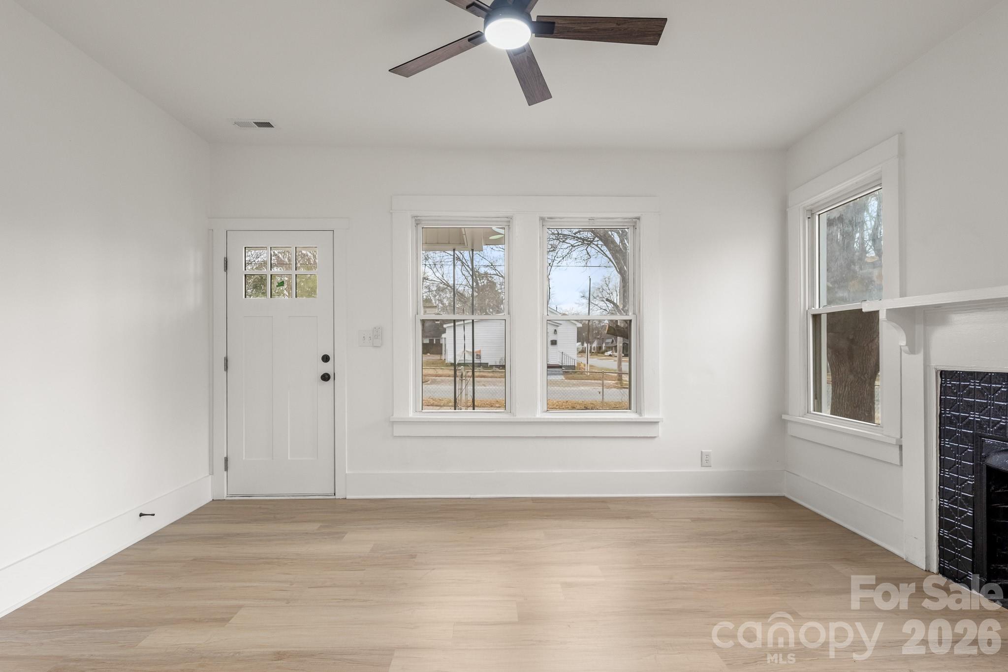 330 Stonewall Avenue S