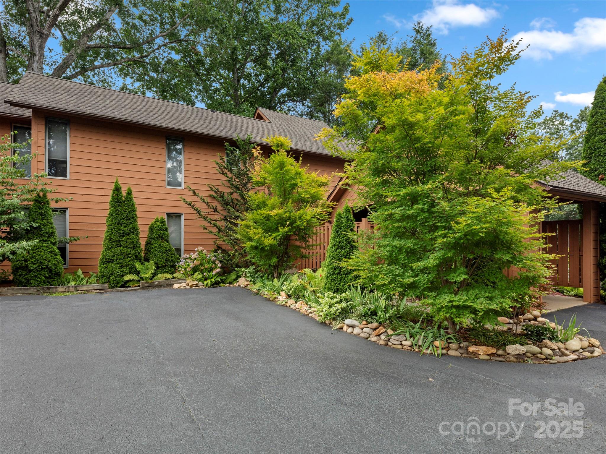 8 Village Drive