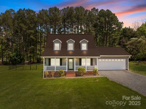 Photo of 1228 Swift Road, Oakboro, NC 28129 (MLS # 4245583) Photo of 1228 Swift Road, Oakboro, NC 28129 (MLS # 4245583)