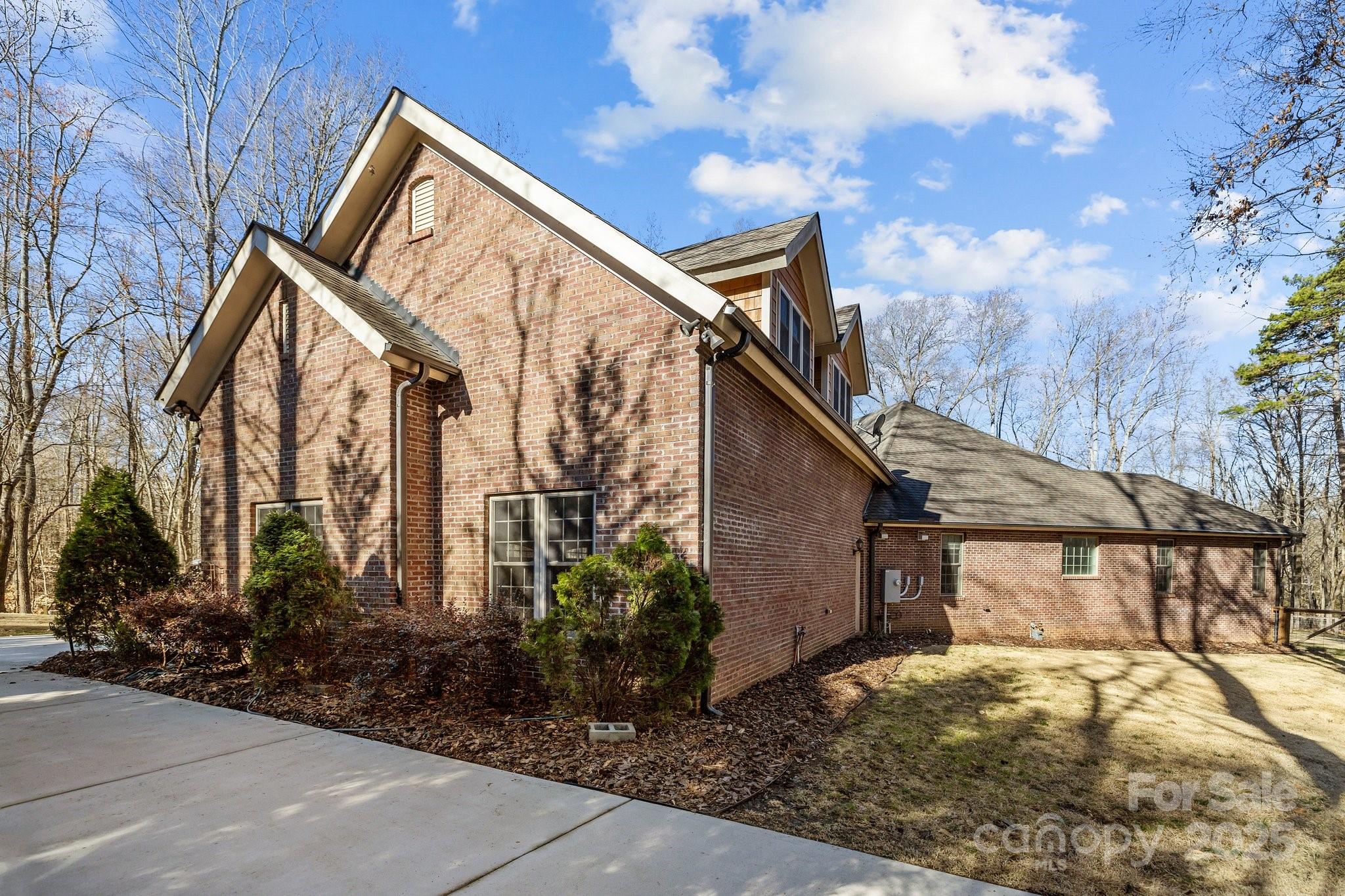 11280 Mcfalls Drive