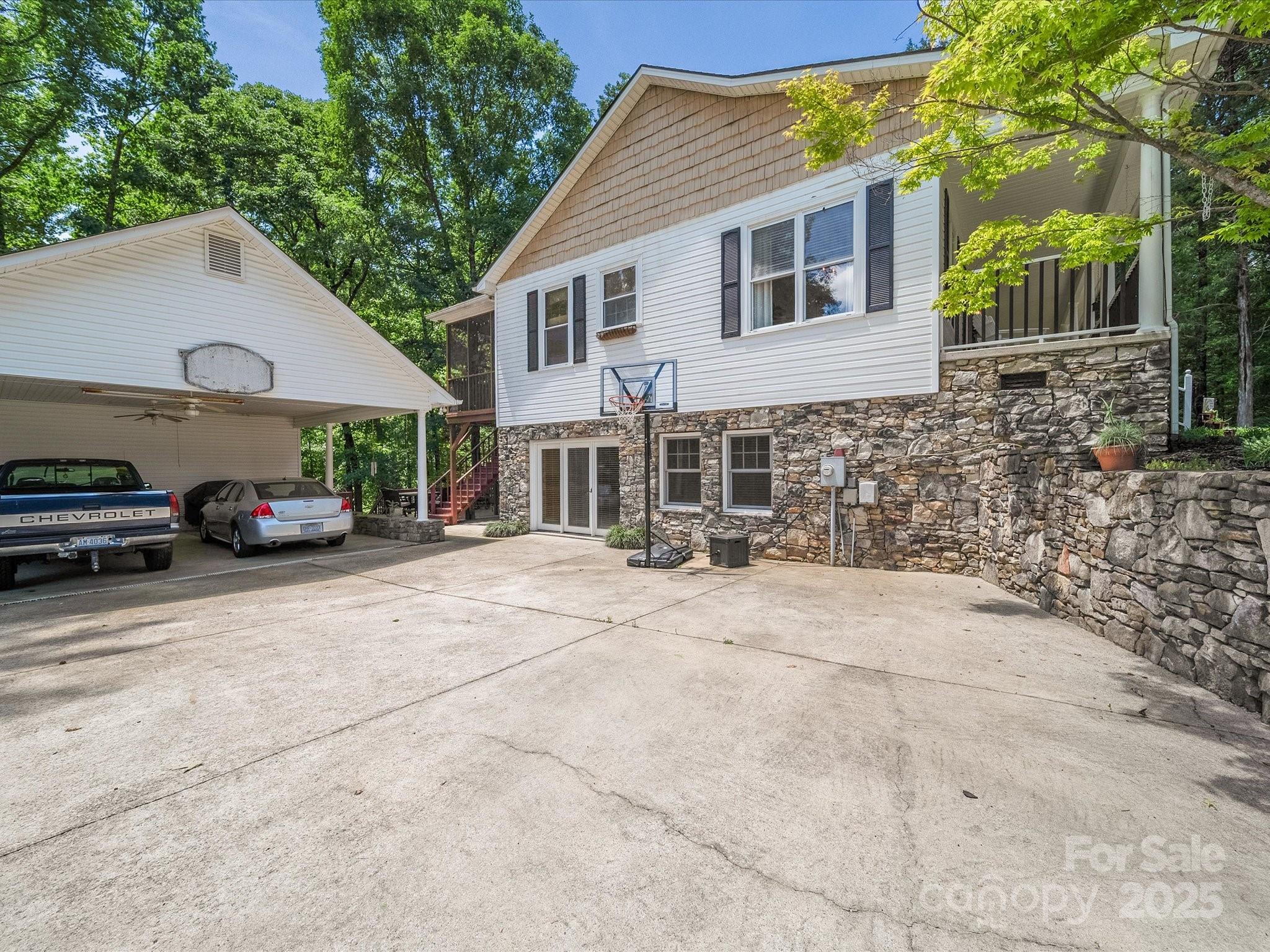 2988 Parks Lafferty Road