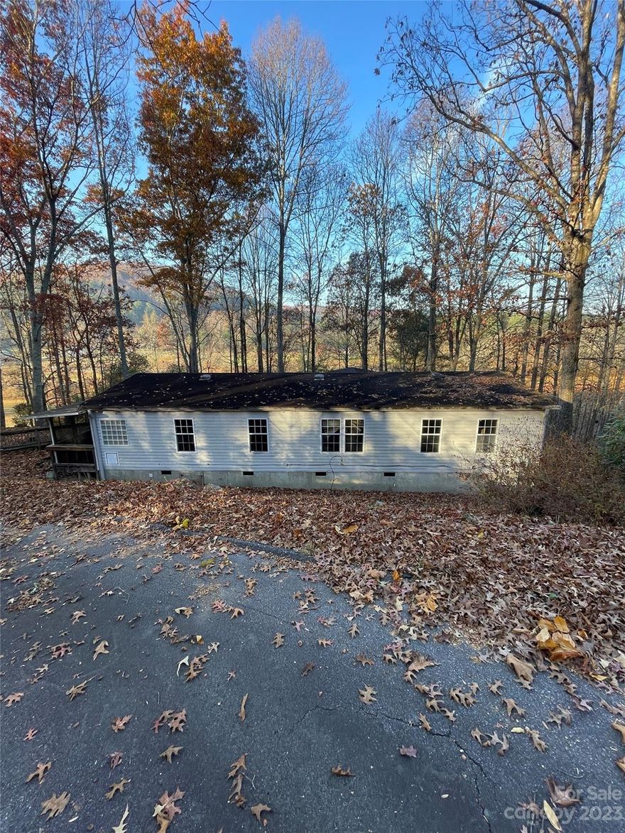 Contractors break out your tools! A new handyman special is ready and waiting. This space is needy and what you see is what you get including the trash out. Agents, this is not for your under financed entry level buyers! This home sits on a .83 +- lot so there is plenty of room to roam. Seller has no knowledge whether the HVAC works so square footage is listed as unheated.  The Seller and/or Sellers agent make no warranties or guarantees. Seller will make absolutely no repairs as a result of any discoveries prior to or during the course of Buyers inspections. There will not be a Due Diligence period. Buyer should conduct inspections prior to making an offer. No offers will be considered without a proof of funds. Seller expects a 5% depost for any accpted offer. Title will be transferred via a Commissioners Deed. Please note any accepted offer must be held open 10 days after the filing of the Report of Sale for upset bids.