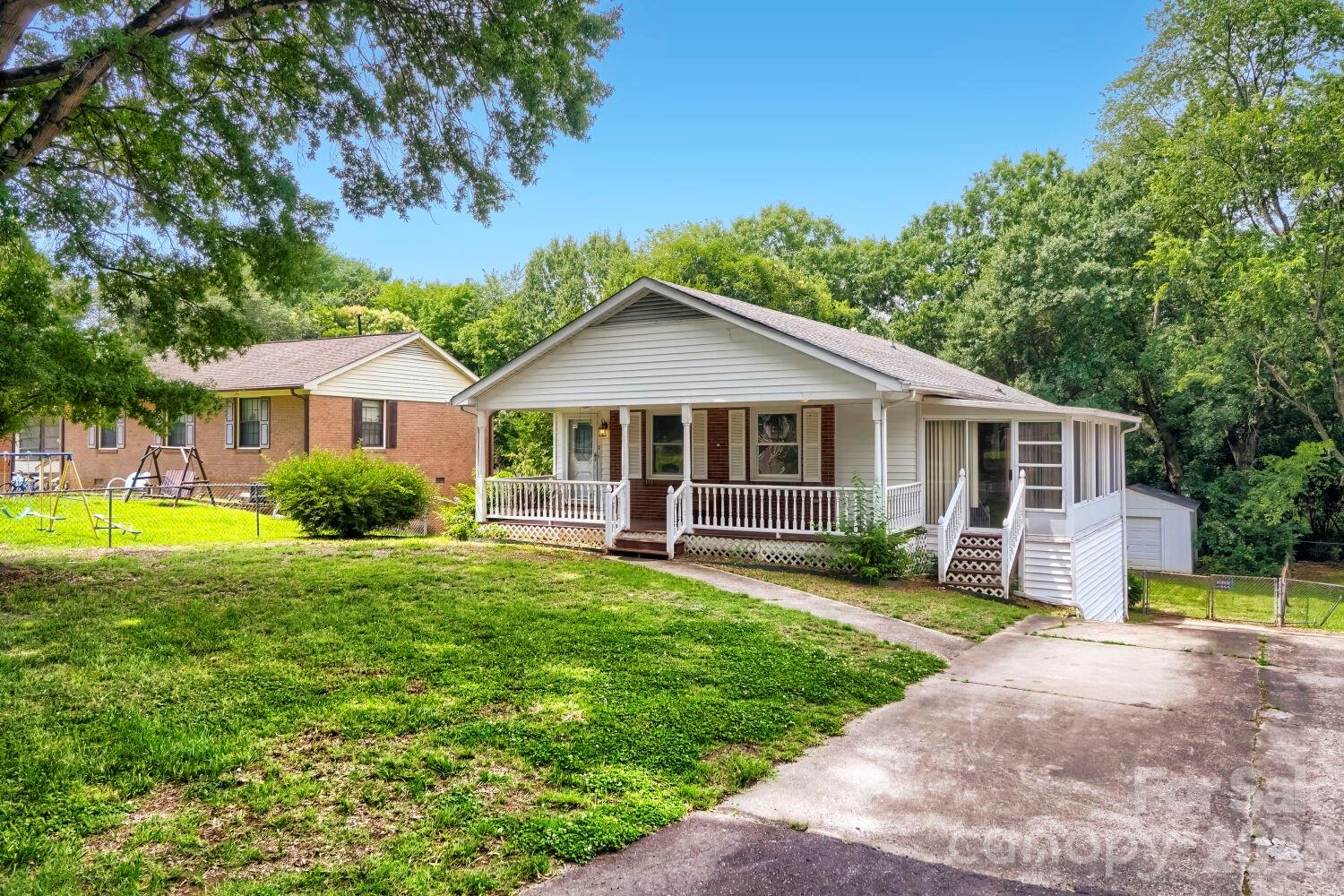 221 Eden Circle