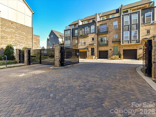3528 CRAUGHWELL DR, CHARLOTTE, NC 28209 - Image b80ebe79abc5bb3e527ac462456852df/364399055