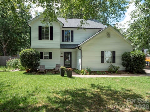 Photo of 3015 Queensdale Drive, Monroe, NC 28110 (MLS # 4411863)