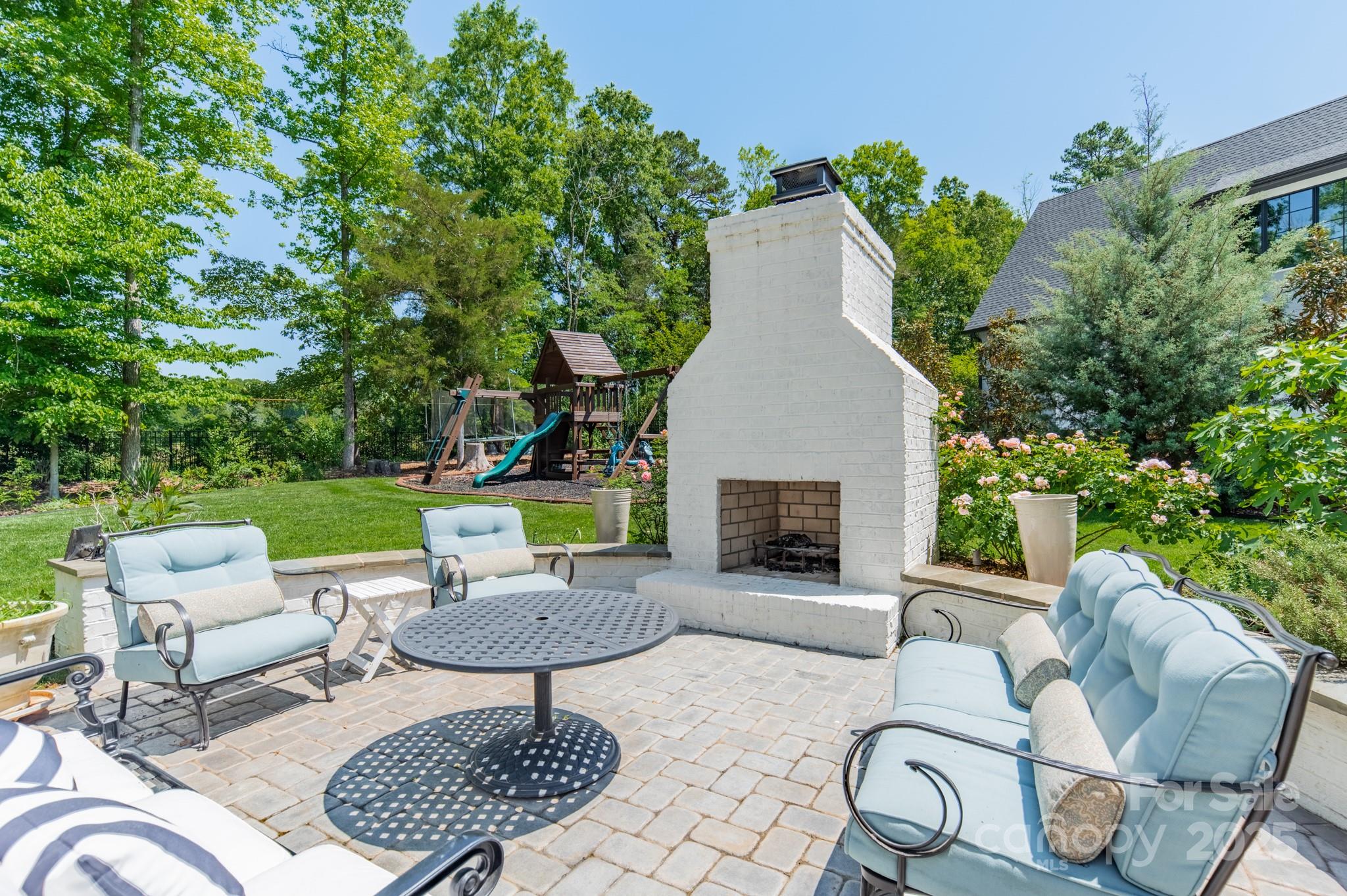 Narrow Passage - Residential