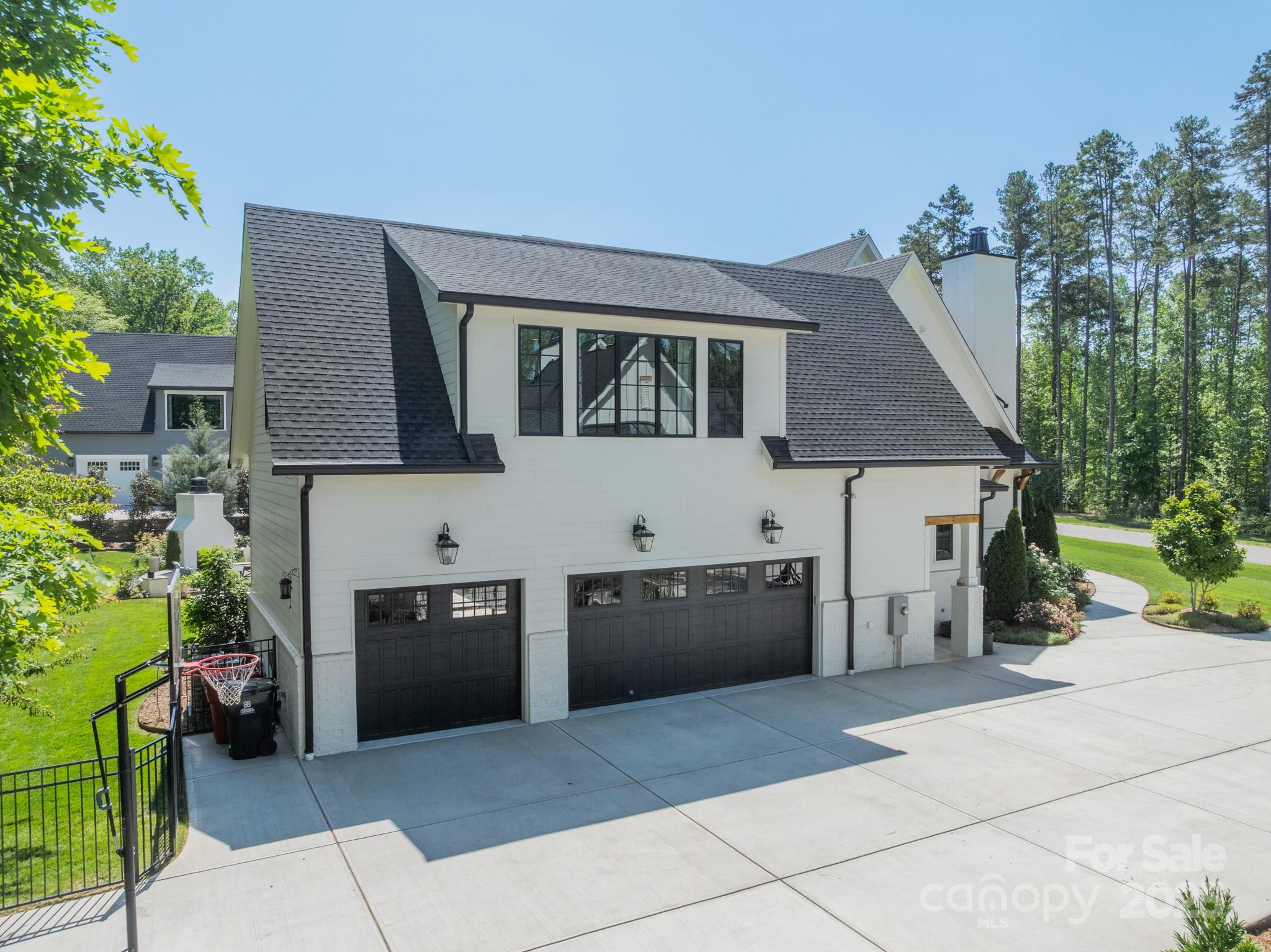 Narrow Passage - Residential