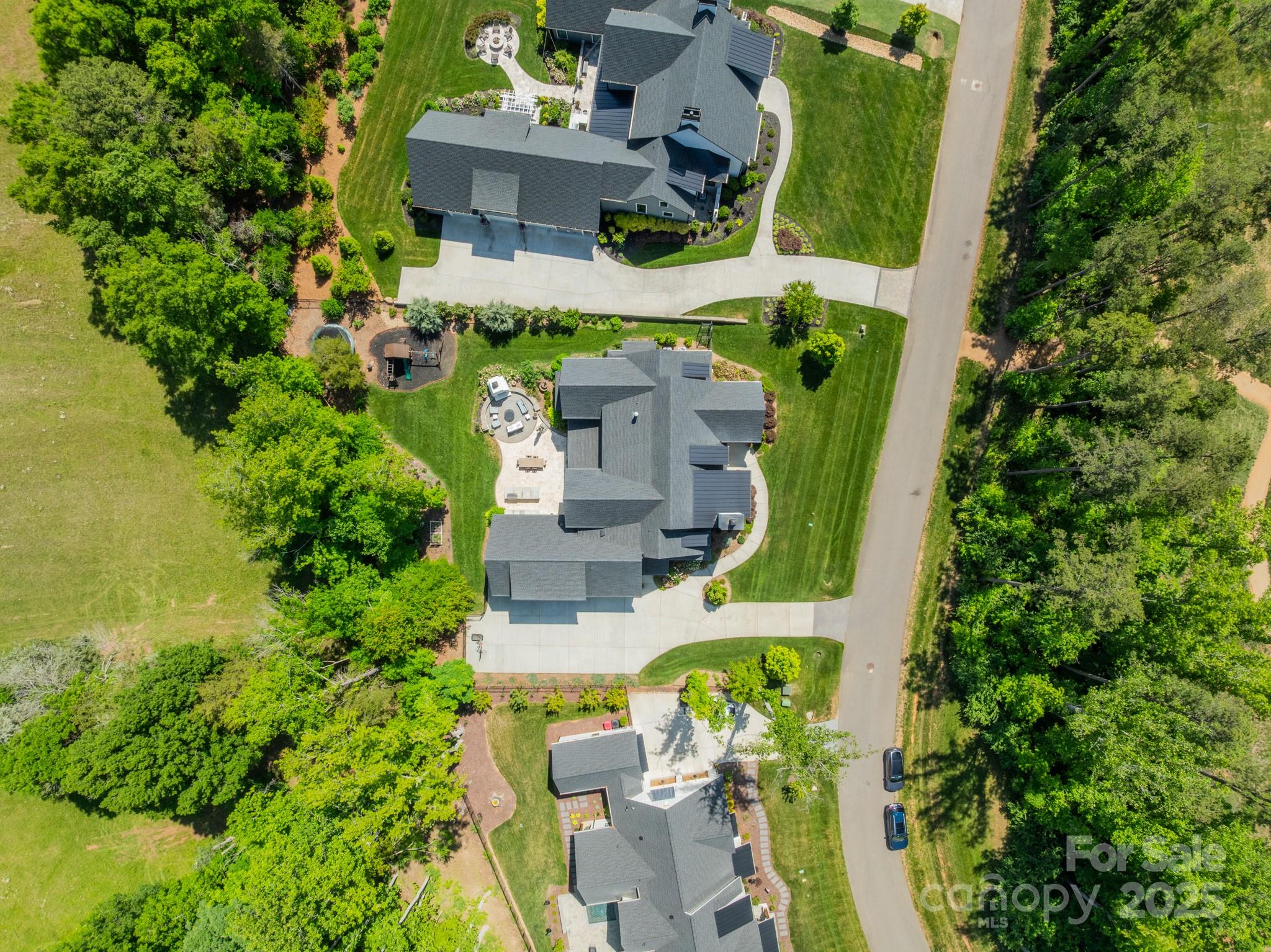 Narrow Passage - Residential