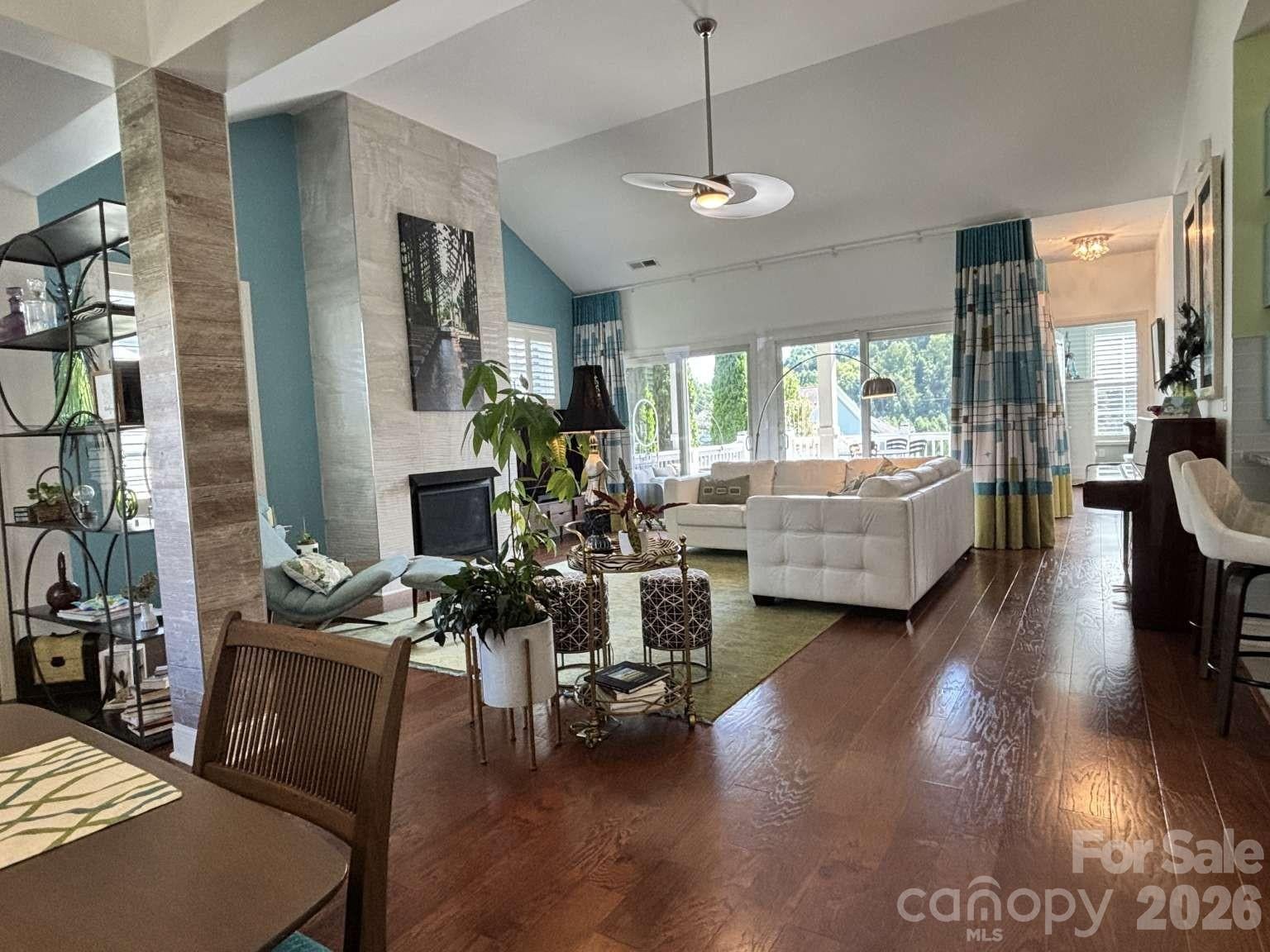 30 Rose Point Drive