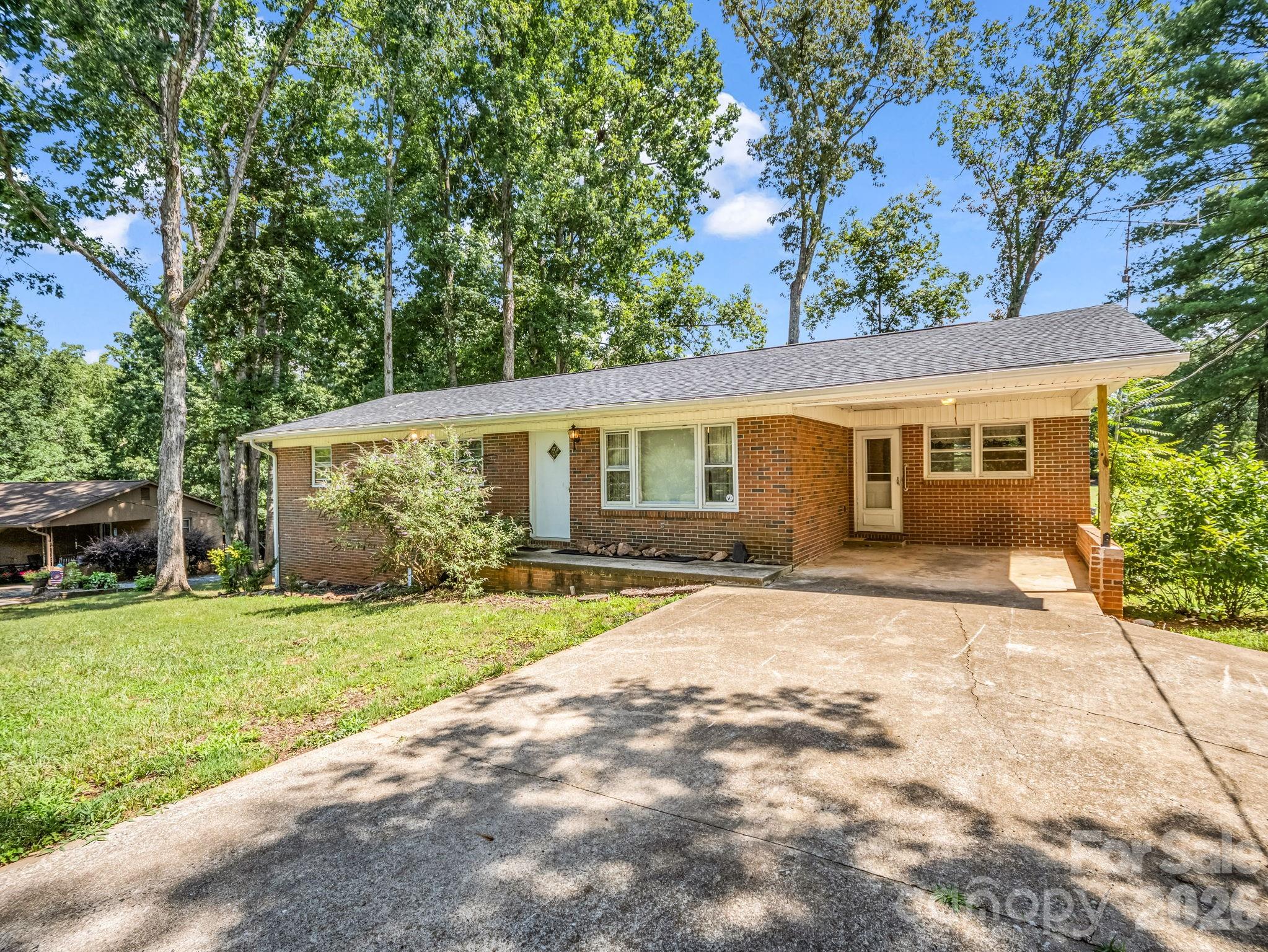 385 Eastview Drive