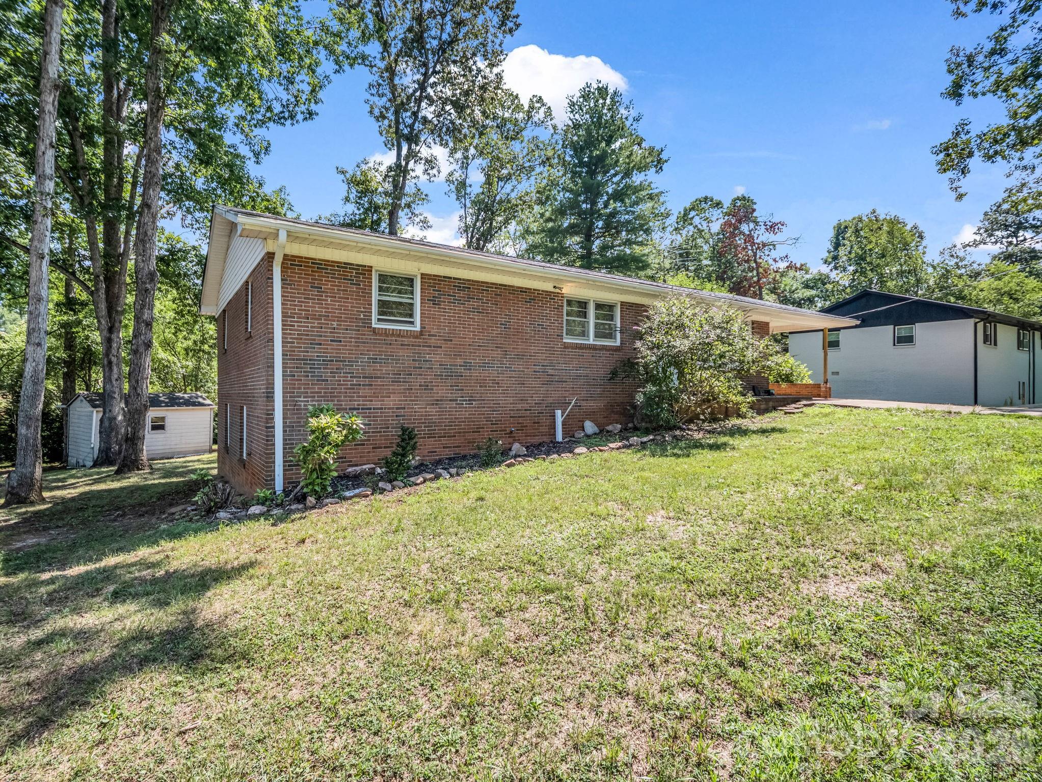 385 Eastview Drive