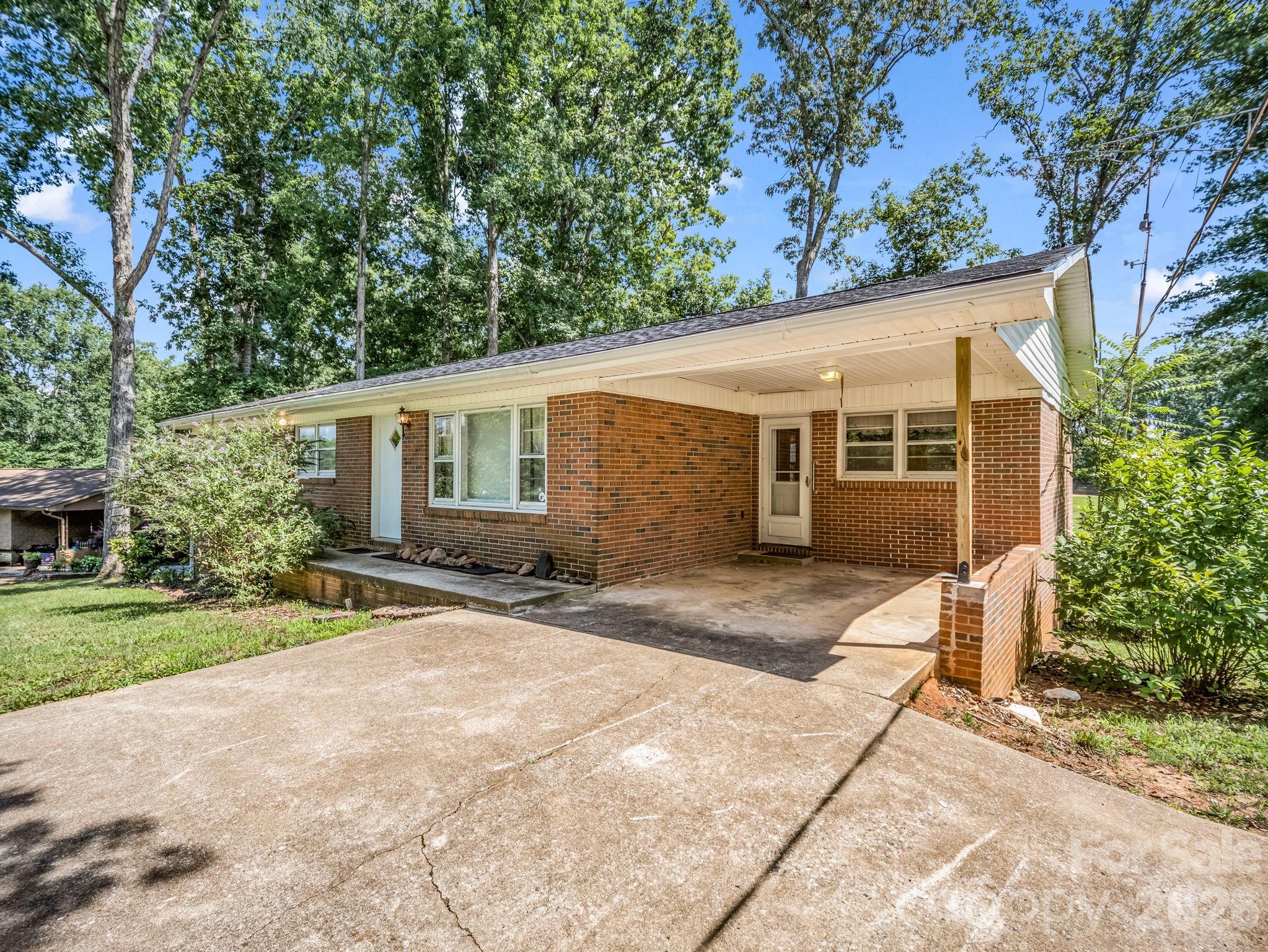 385 Eastview Drive