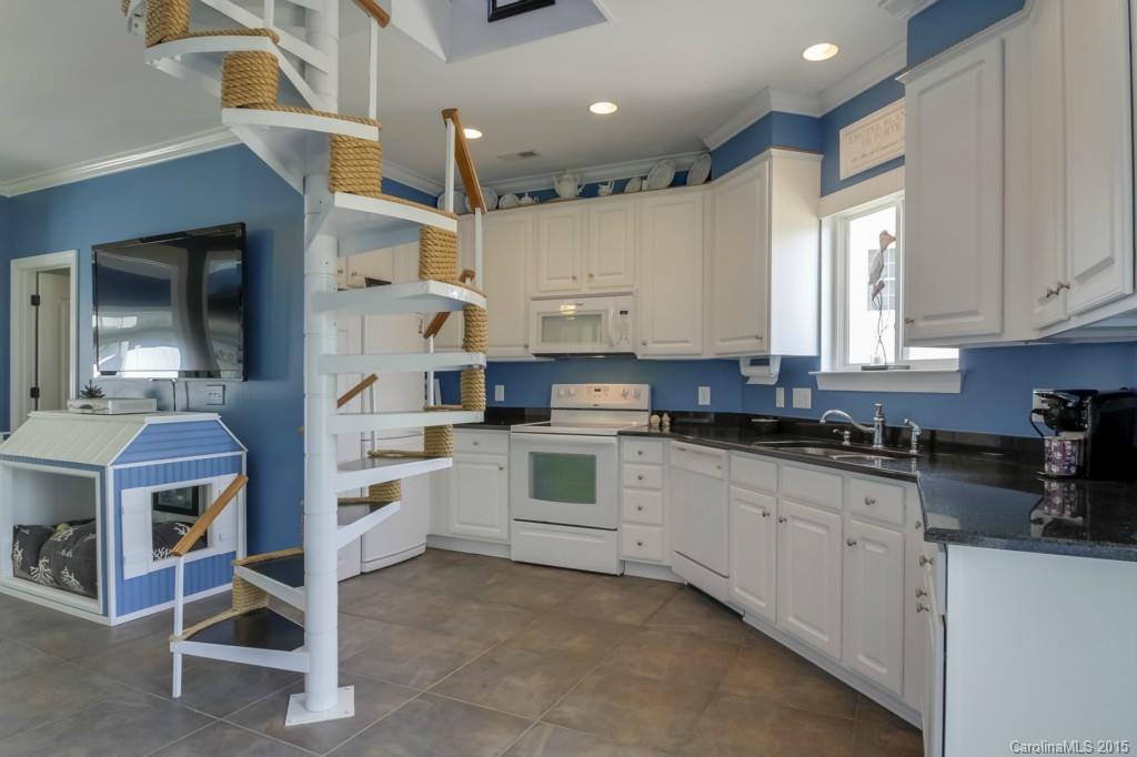 Commodore Peninsula - Residential