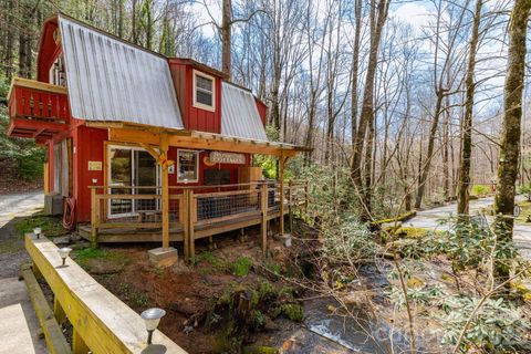 Photo of 2670 Dicks Creek Road, Whittier, NC 28789 (MLS # 4365054)