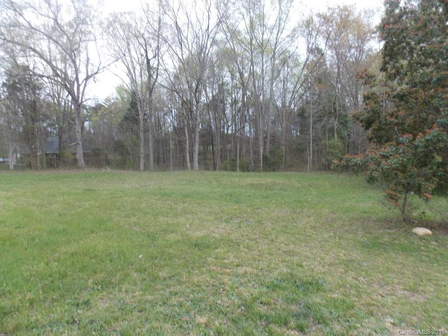 Great 1 acres lot just minutes from I-77. Come build your home on this partially wooded lot. This is a perfect location in Ft. Mill and a 10 min commute to charlotte. Great Fort Mill schools and low county taxes. Come enjoy a little country living with access to everything you would want in a matter of minutes.If your looking to build your going to have a hard time finding a better lot than this.