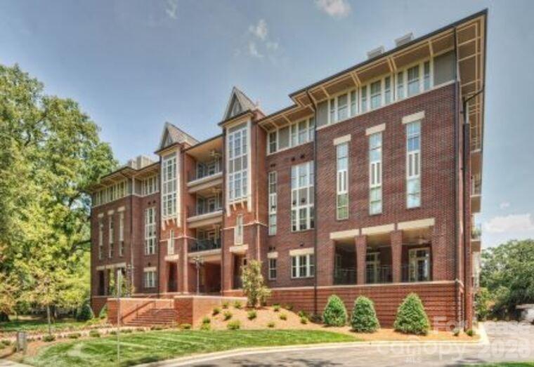 2100 Queens Road W Panorama
