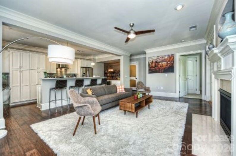 2100 Queens Road W Panorama