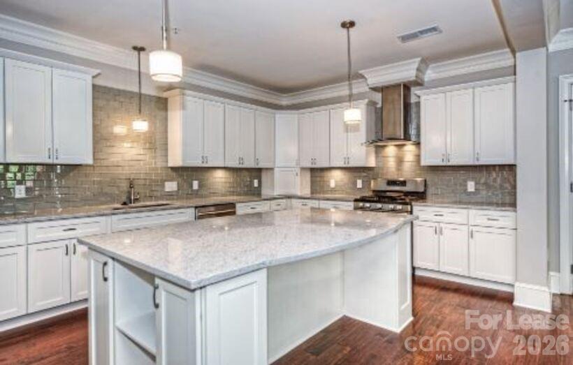 2100 Queens Road W Panorama