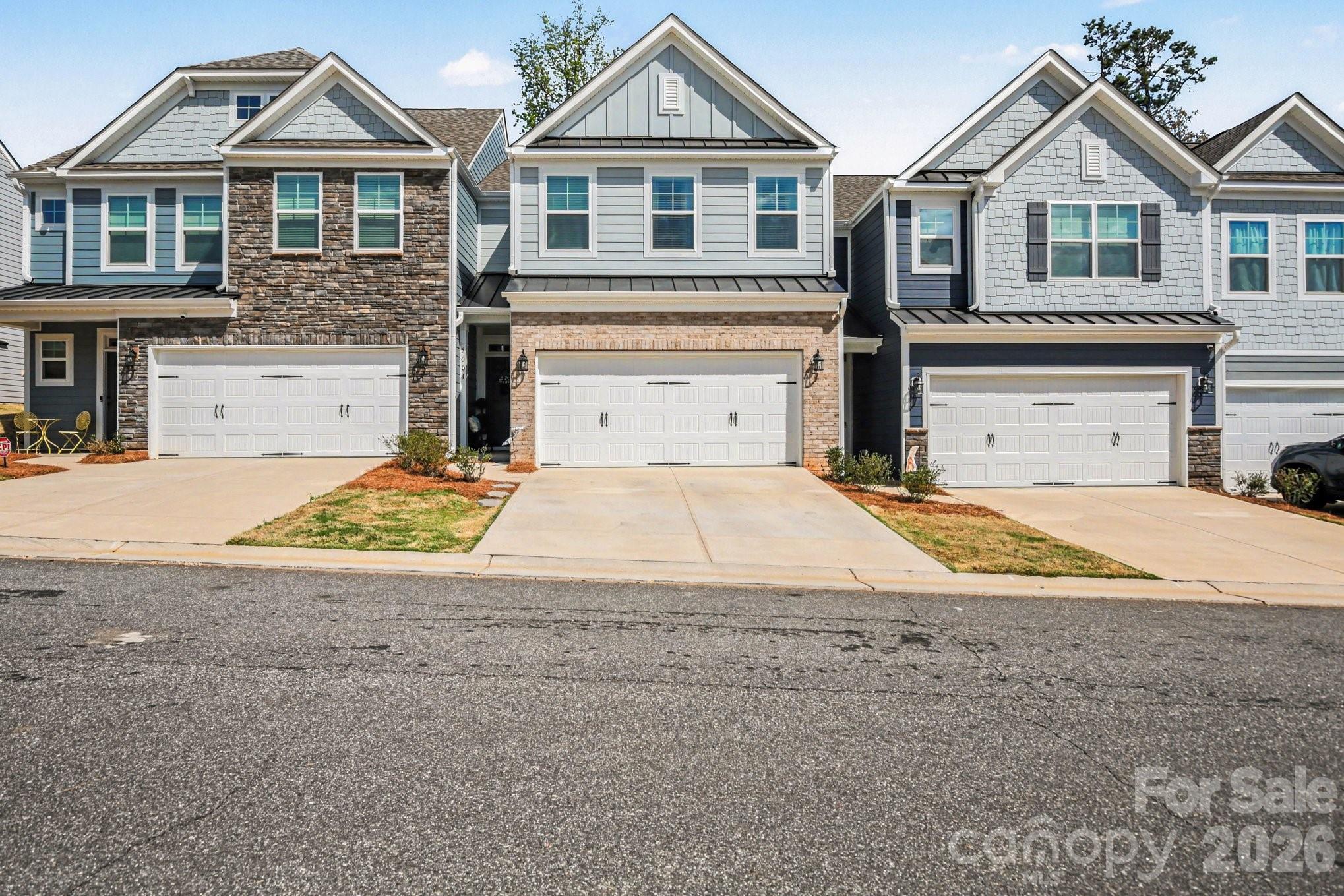 5004 Moonlight Ridge Drive